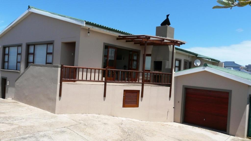 Oyster Catcher And Explore Holiday home Cape St. Francis